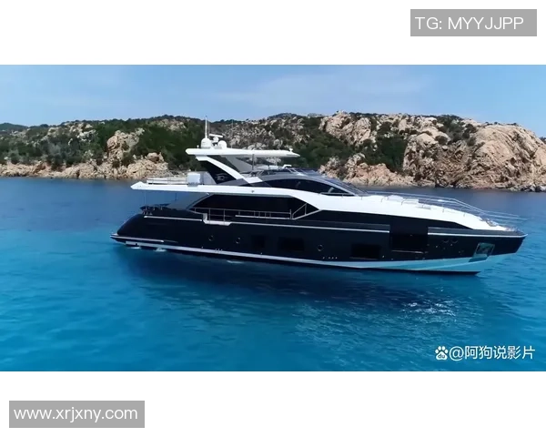 足球明星C罗奢华游艇揭秘引发全球关注与热议 足球明星C罗奢华游艇揭秘引发全球关注与热议