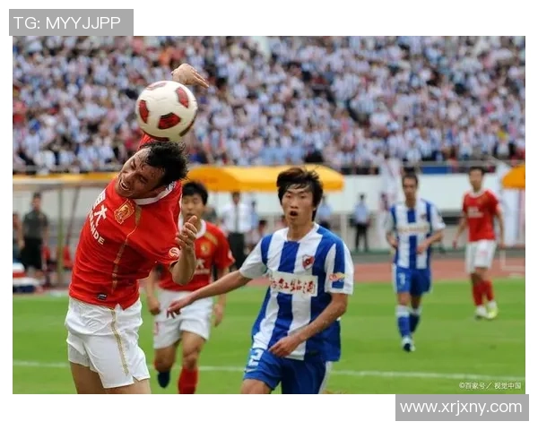 小众足球明星挑战视频展现独特技艺与激情瞬间的精彩对决